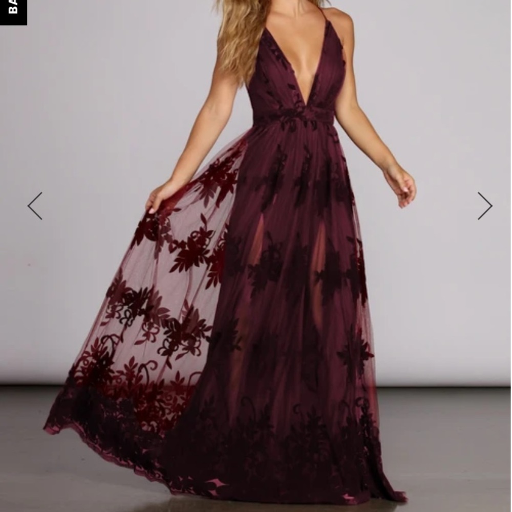 Windsor Formal Dress Burgundy Medium